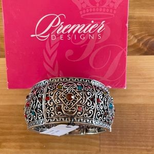 NWT! Premier Designs stretch bracelet!